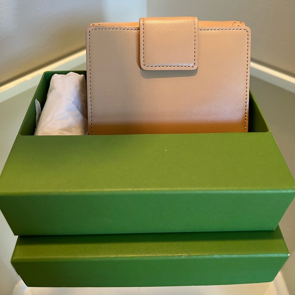 NEW kate spade ♠️ Small Wallet in Cream with Brogue Detail - Picture 3 of 13